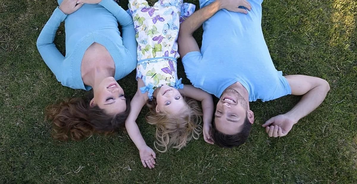 Co kształtuje osobowość człowieka? Kluczowe czynniki wpływające na nas