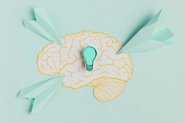 Jak się rozwijać umysłowo: skuteczne metody na poprawę pamięci